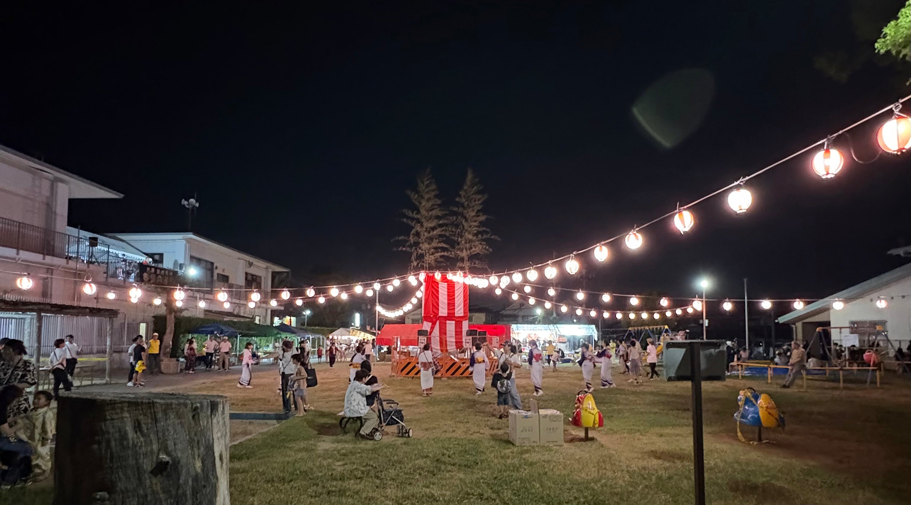 夏の夜、盆踊りへ