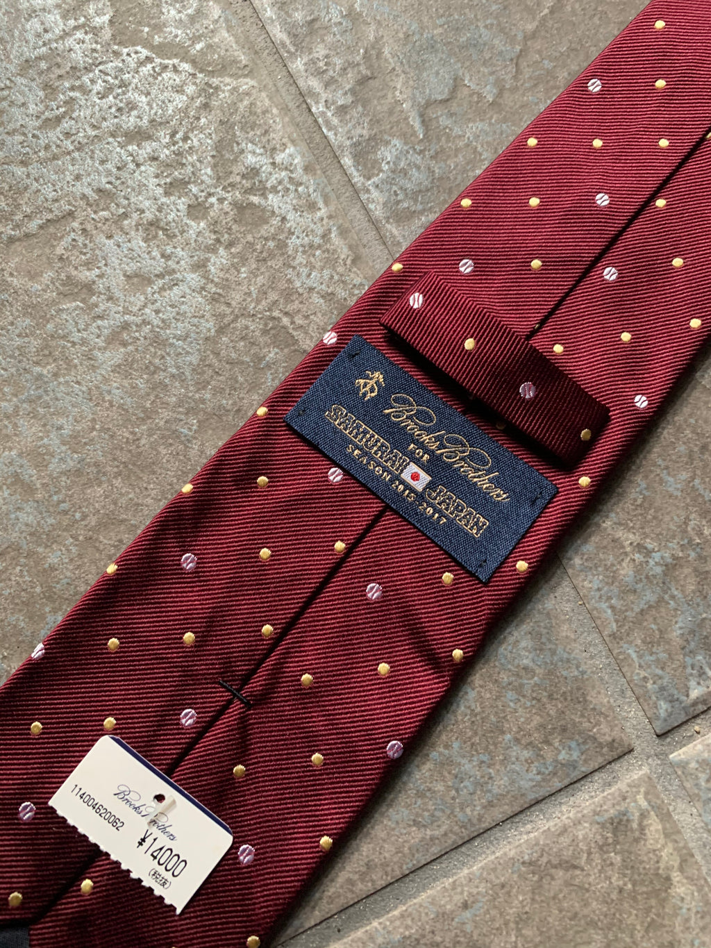 2016season tie